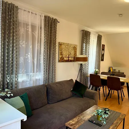 Apartman Mchome Self Check-in Loftartiges Und Grosses Mitten Im Gruenen Mit Balkon Dg06 In Dobl Bei Graz