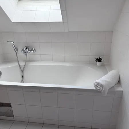 公寓 Mc Self Check-in Loftartiges Und Grosses Mitten Im Gruenen Mit Balkon Dg06, In Dobl Bei Graz Dietersdorf